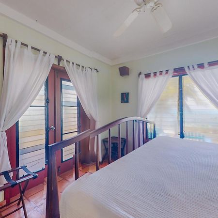 Beachside Villas Gold Standard Certified Placencia Стая снимка